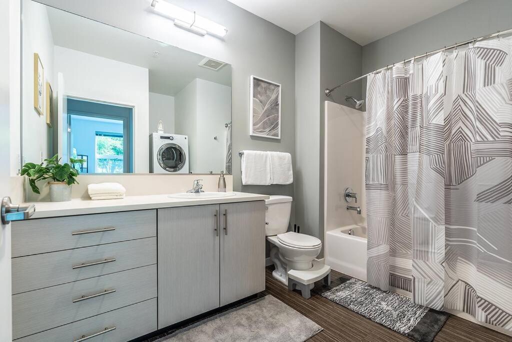 One Bedroom Luxury Apartment Seattle Exterior photo