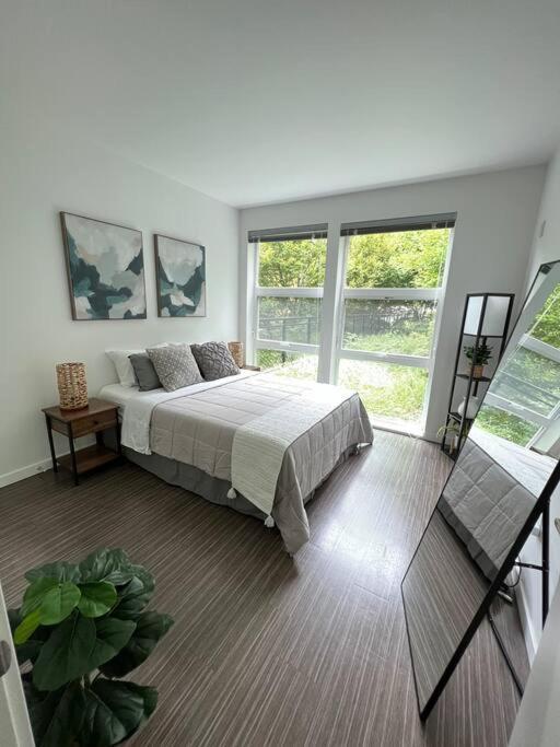 One Bedroom Luxury Apartment Seattle Exterior photo