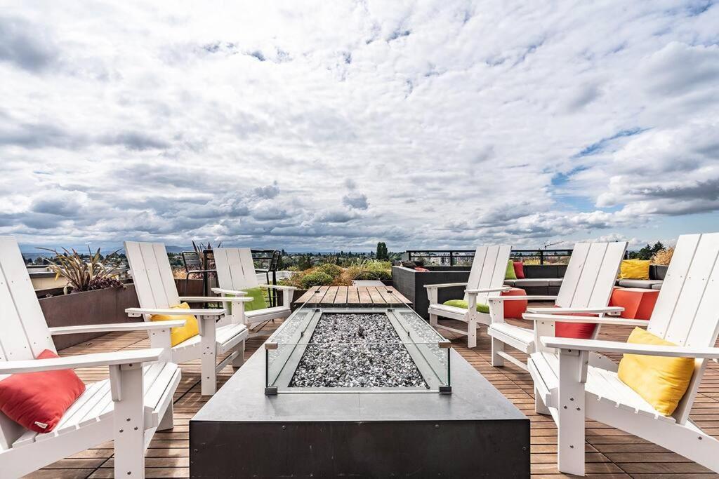 One Bedroom Luxury Apartment Seattle Exterior photo