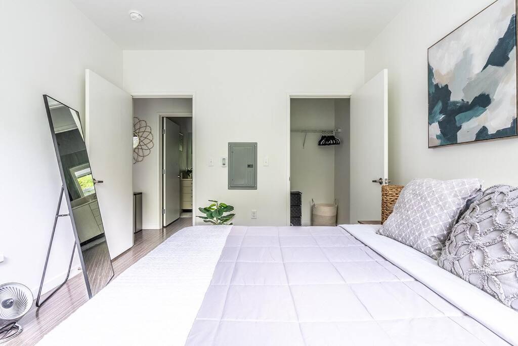 One Bedroom Luxury Apartment Seattle Exterior photo